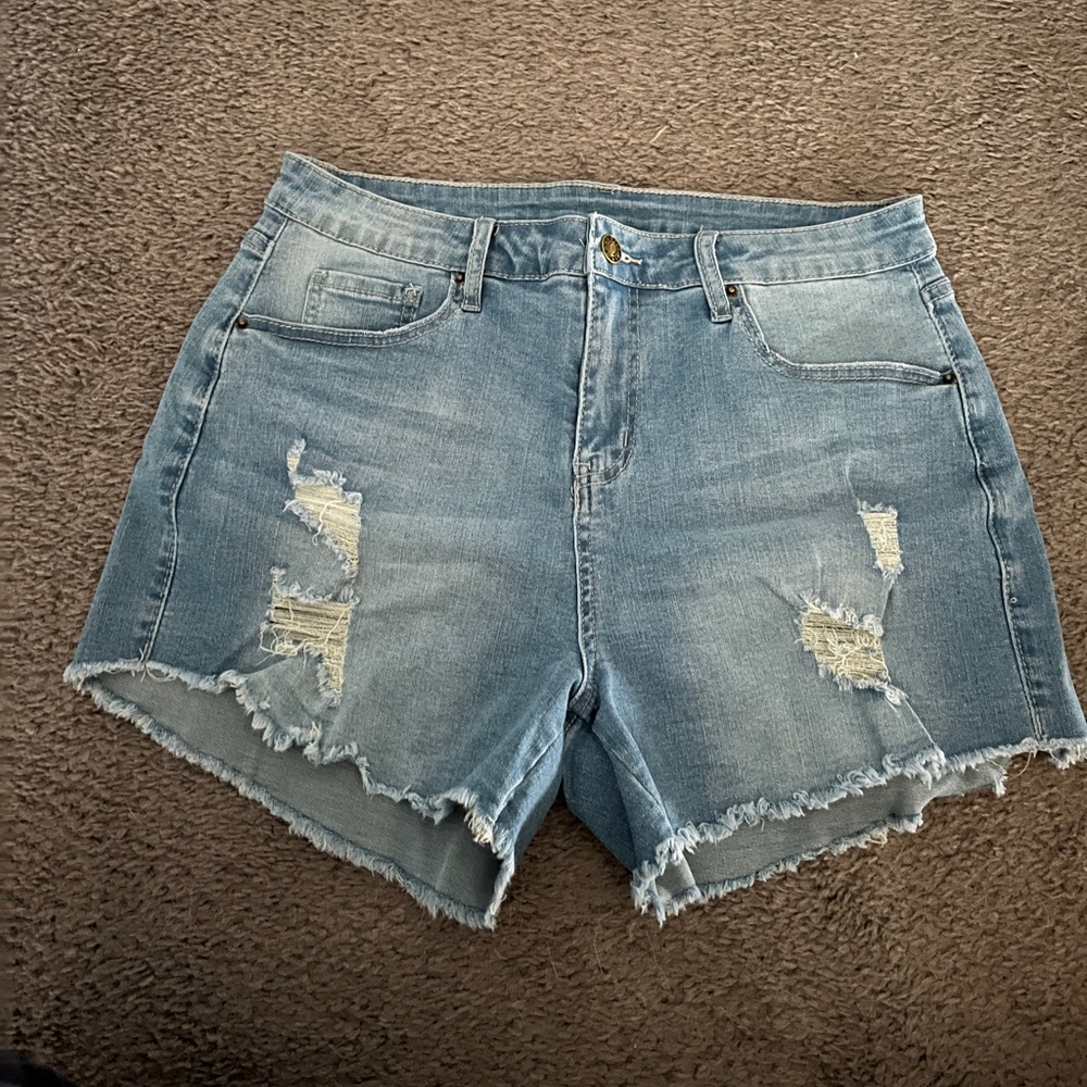 Size L (5-6) stretchy Jean shorts